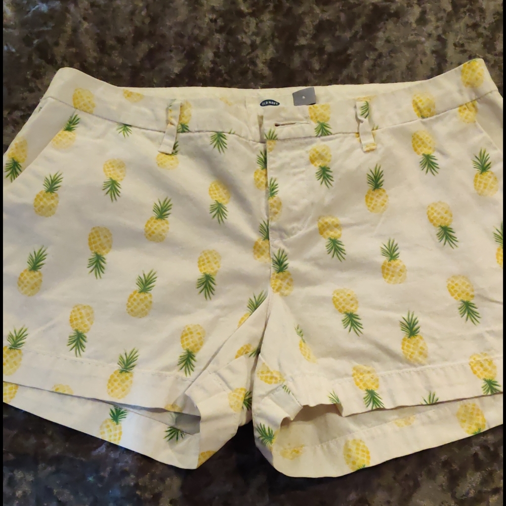 Old Navy white with pineapple shorts